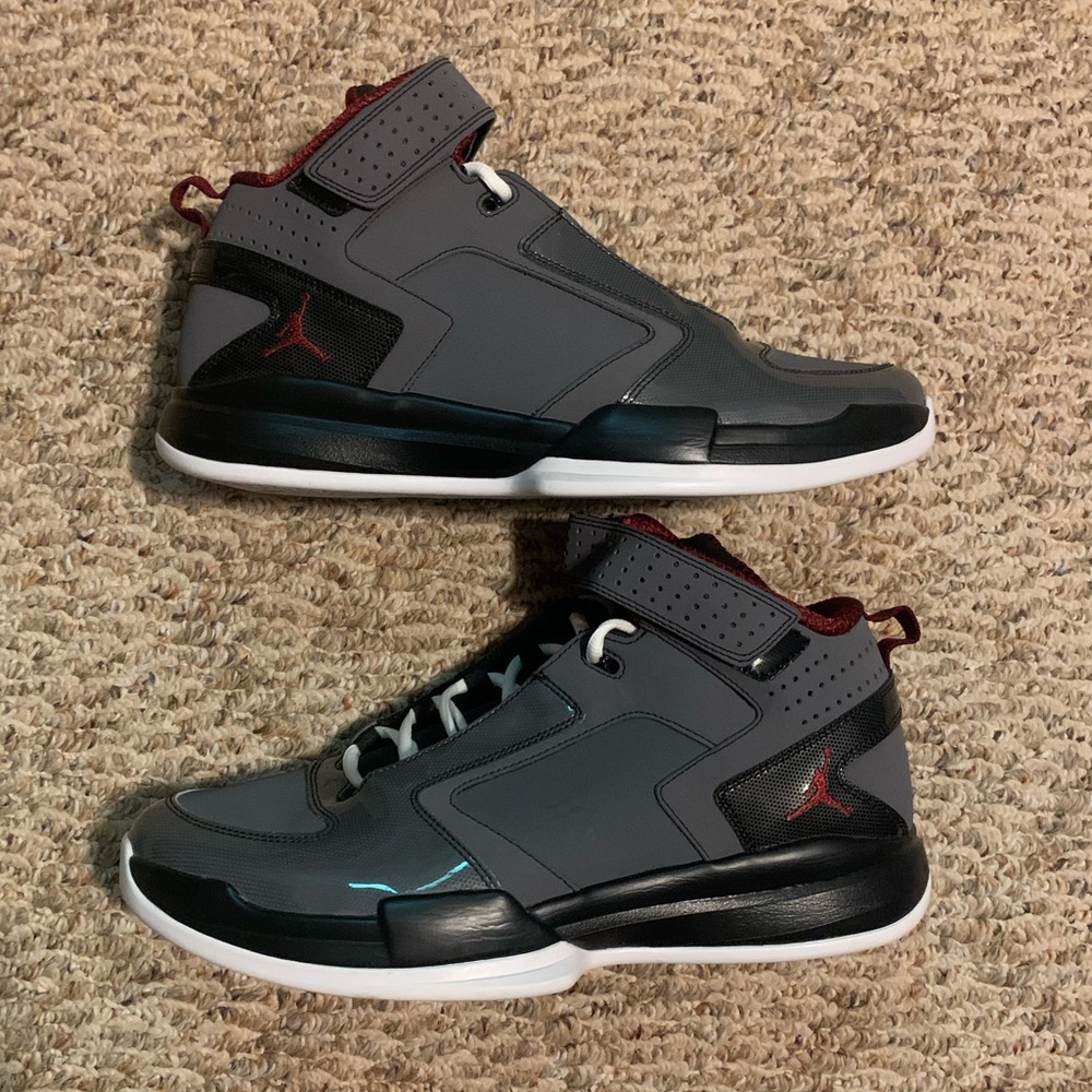 Air Jordan BCT Mid Grey Sneakers